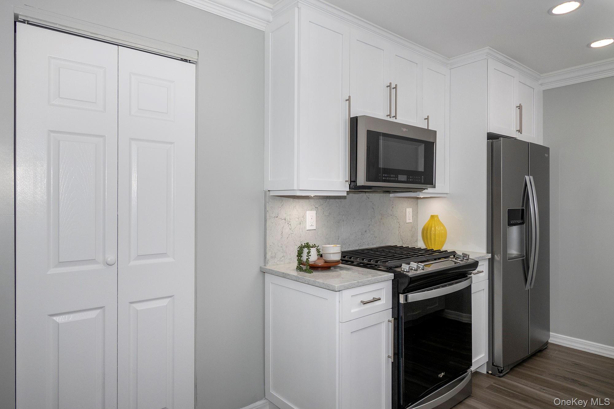 #3 photo, 310 Saddle Rock Road, 롱 아일랜드 Holbrook , NY 11741