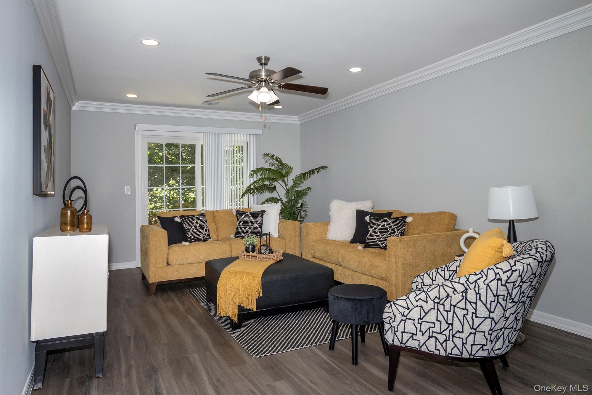 #5 photo, 310 Saddle Rock Road, 롱 아일랜드 Holbrook , NY 11741