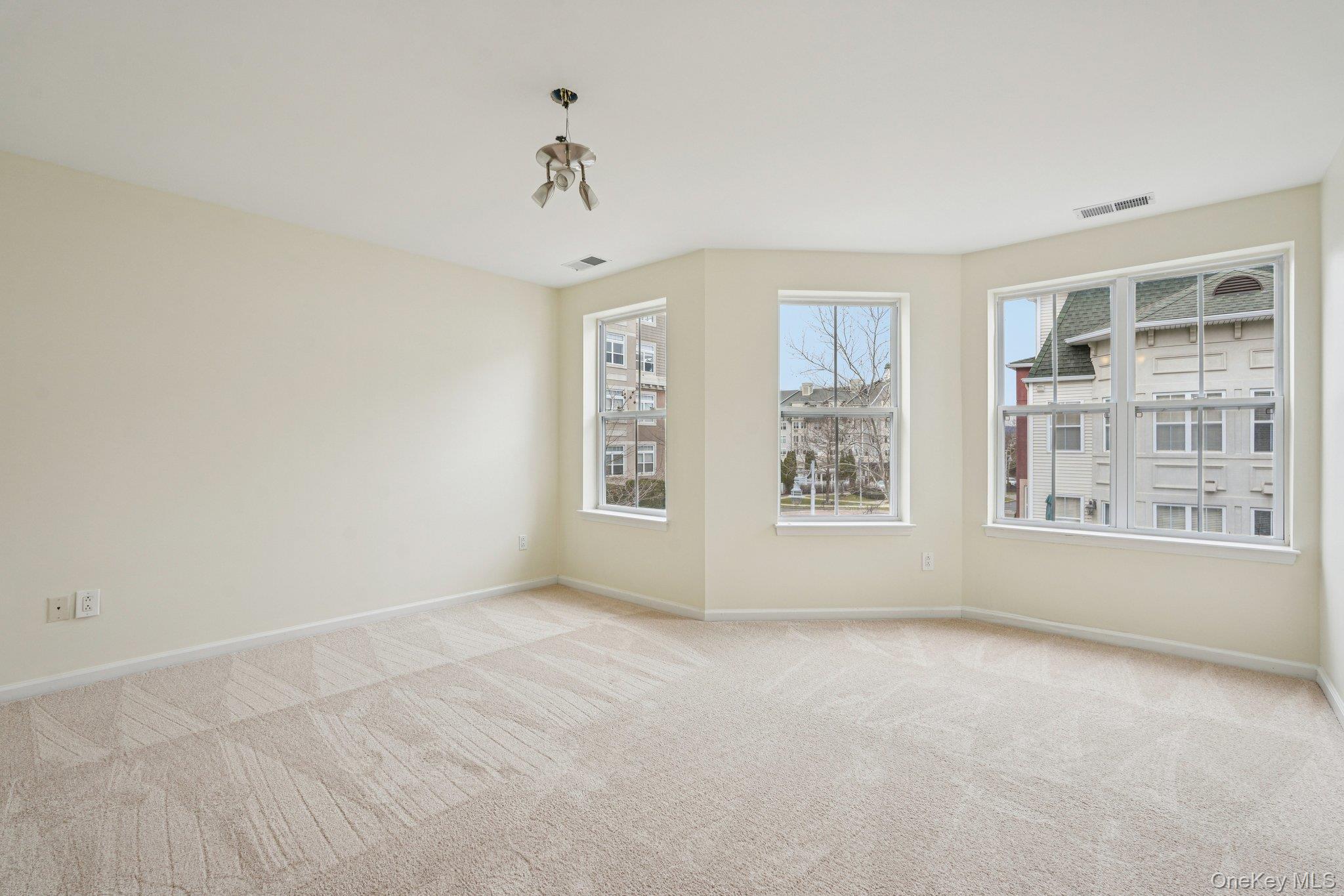 #19 photo, 2 Leeward Drive, Haverstraw , NY 10927