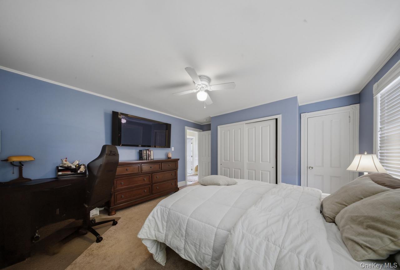 #19 photo, 155 Smith Avenue, Islip , NY 11751