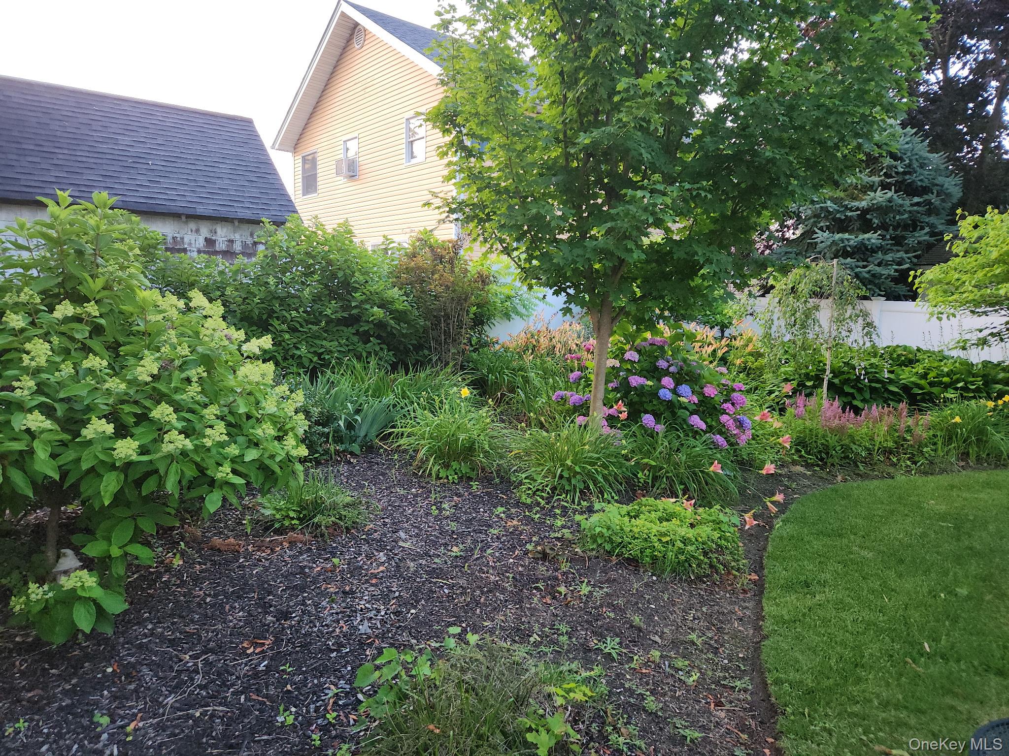 #4 photo, 155 Smith Avenue, 롱 아일랜드 Islip , NY 11751