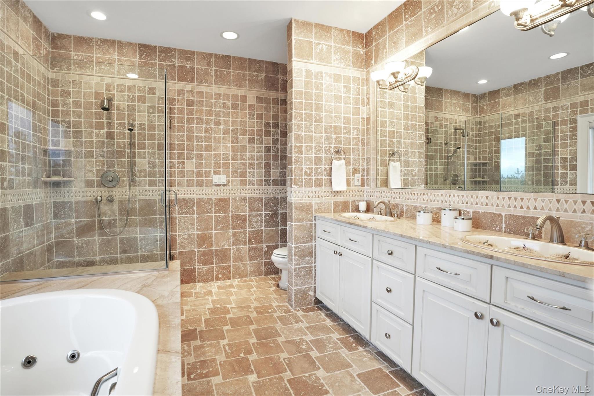 #19 photo, 605 Dune Road, מחוז סאפוק Westhampton , NY 11977