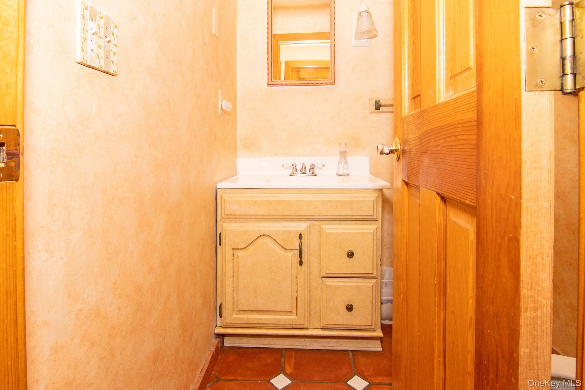 #16 photo, 5 Arthur Street, Riverhead , NY 11901