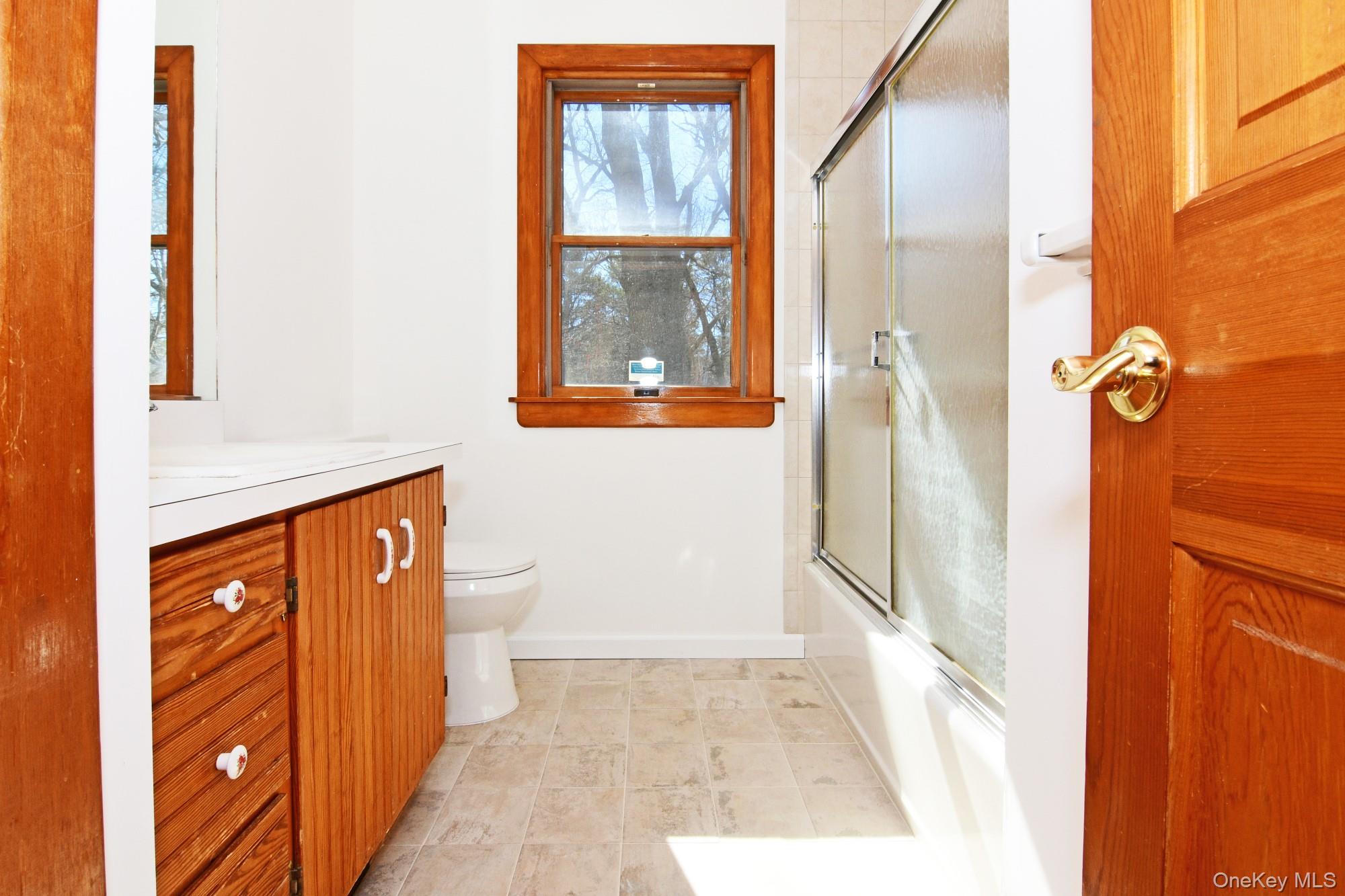 #18 photo, 5 Arthur Street, Riverhead , NY 11901