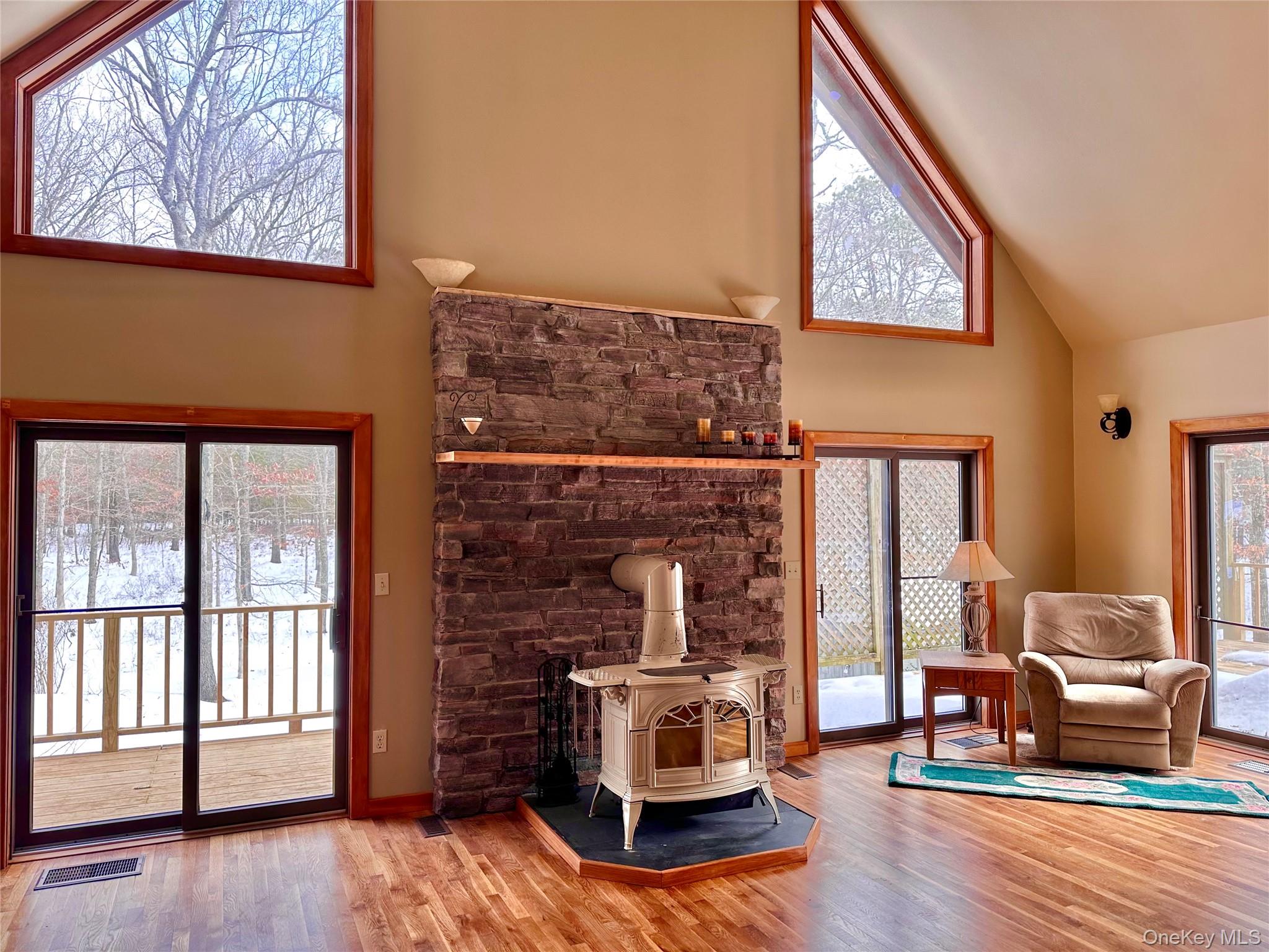 #2 photo, 5 Arthur Street, Riverhead , NY 11901