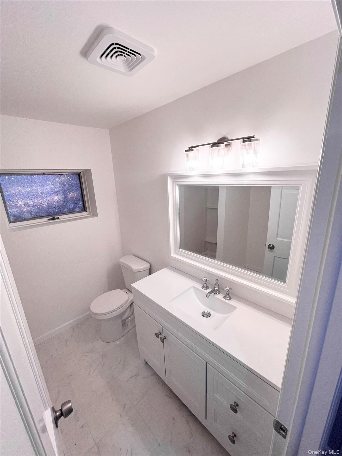 #9 photo, 5 Arthur Street, Riverhead , NY 11901