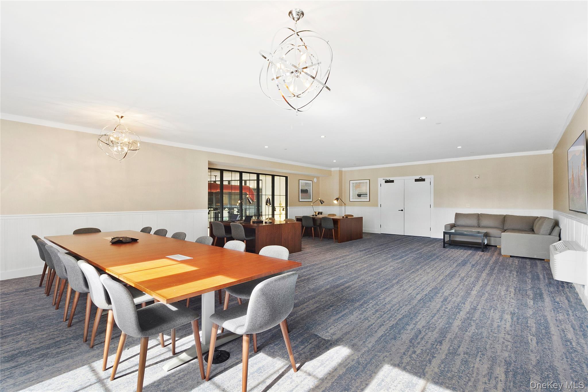 #18 photo, 990 Corporate Drive, Westbury , NY 11590