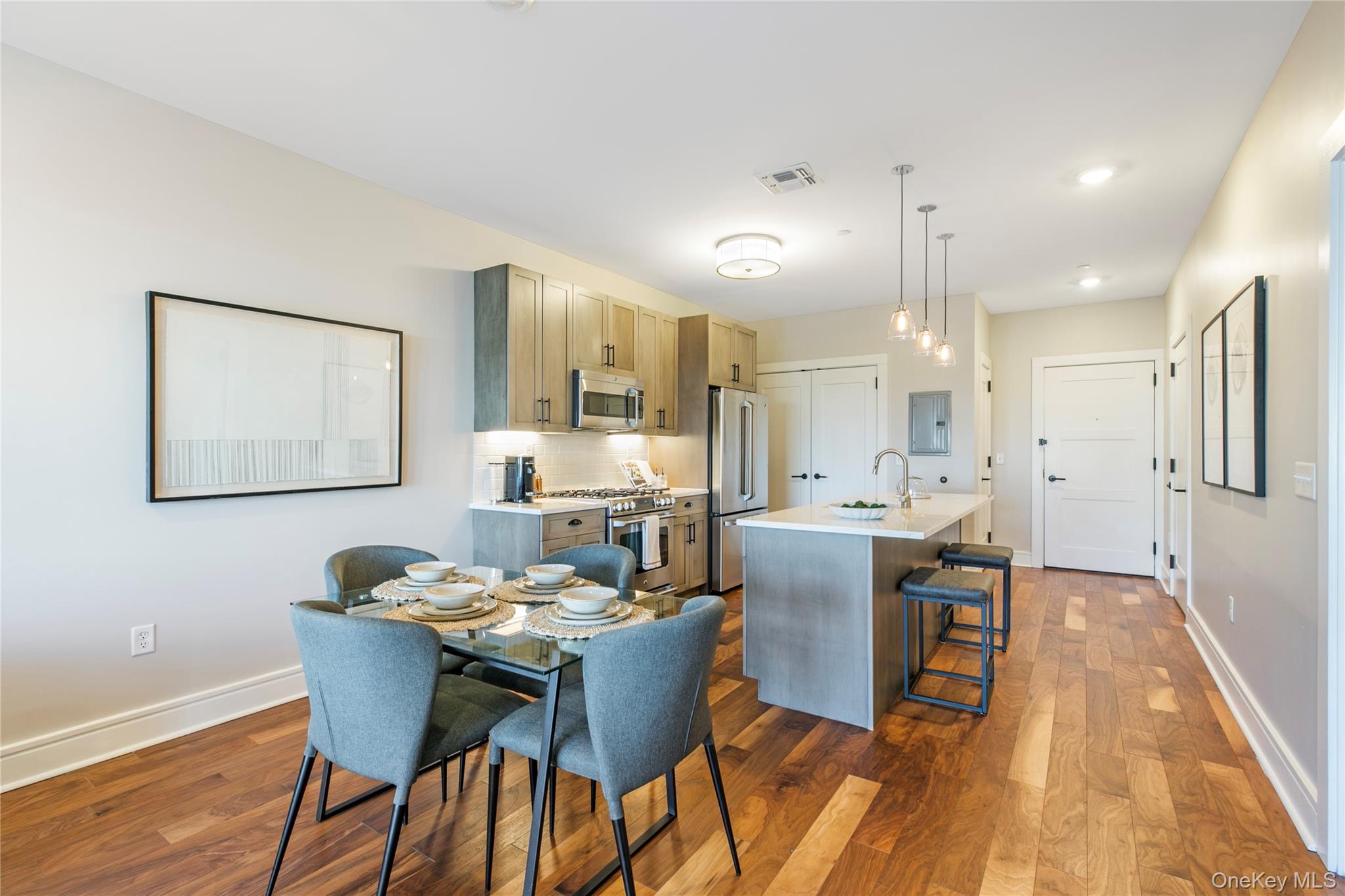 #2 photo, 990 Corporate Drive, Westbury , NY 11590