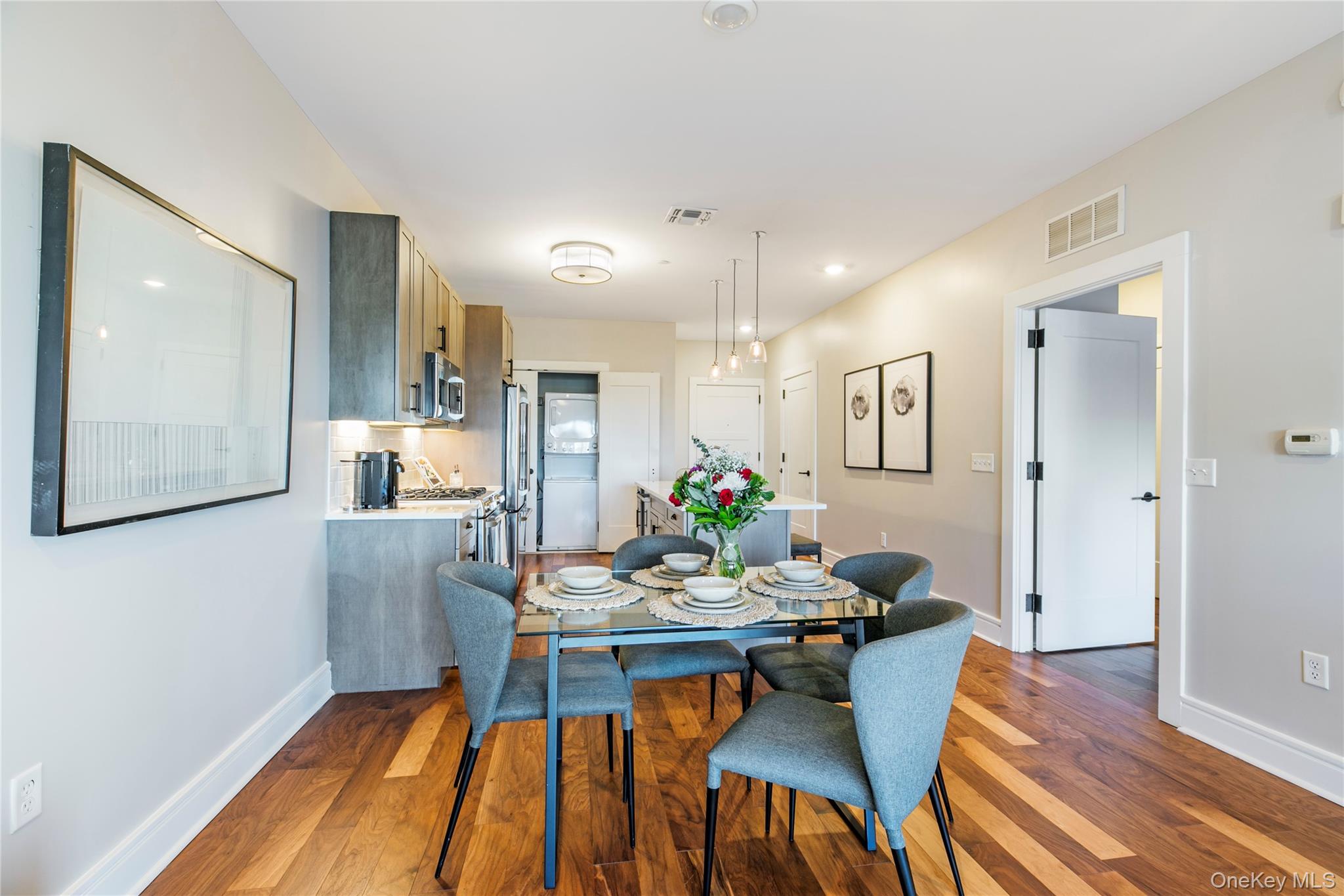 #4 photo, 990 Corporate Drive, Westbury , NY 11590