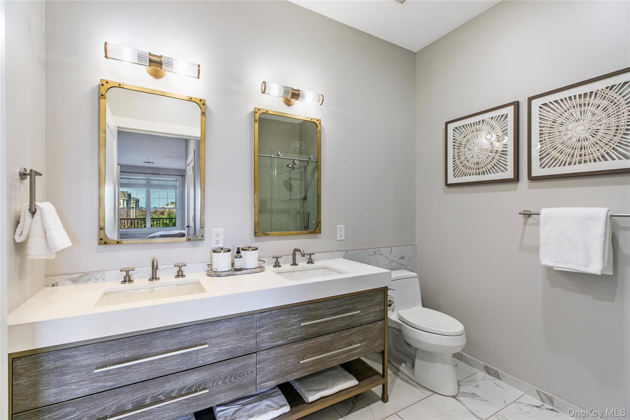 #6 photo, 990 Corporate Drive, Westbury , NY 11590