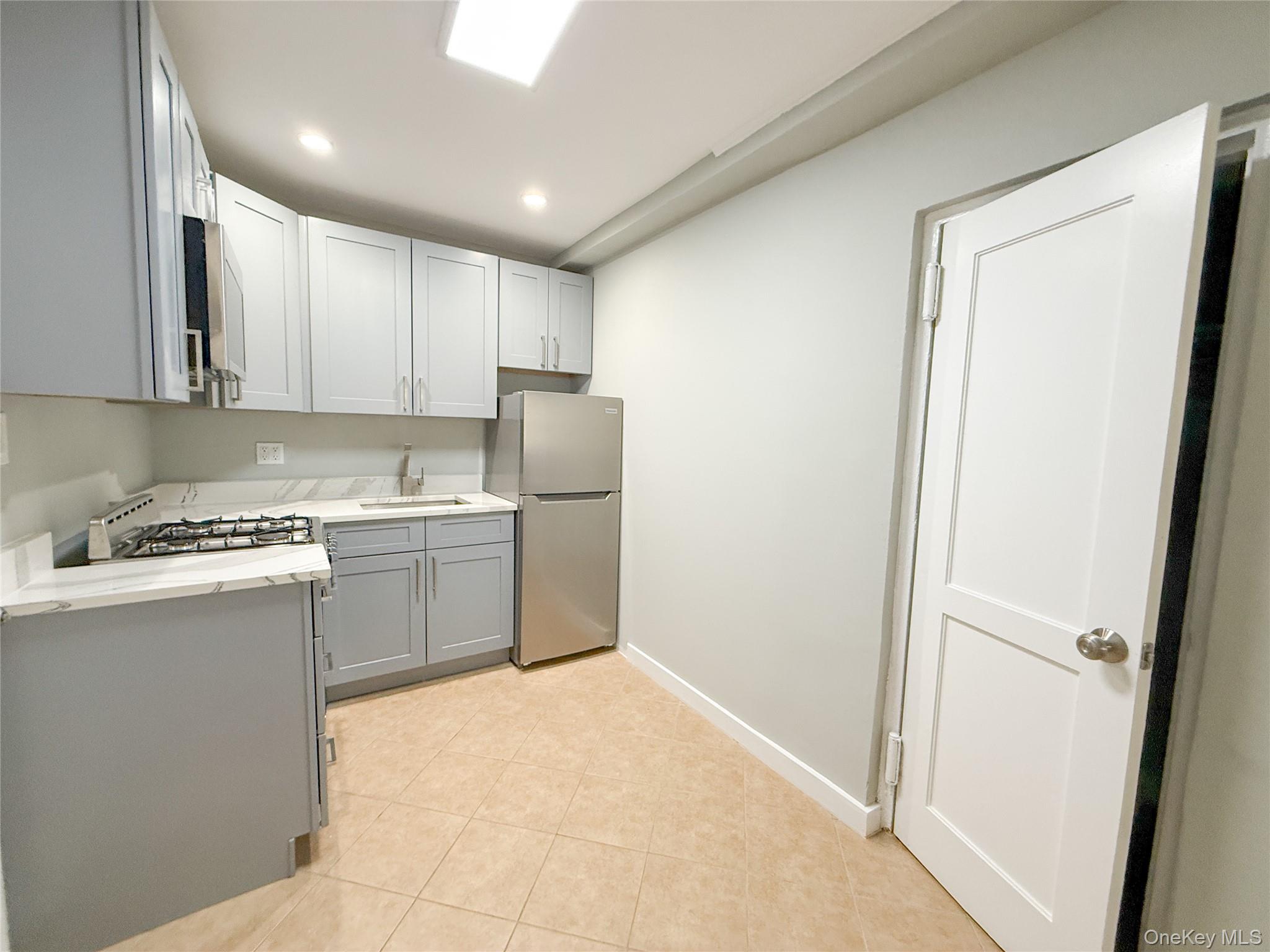 #4 photo, 302 E Broadway, Long Beach , NY 11561