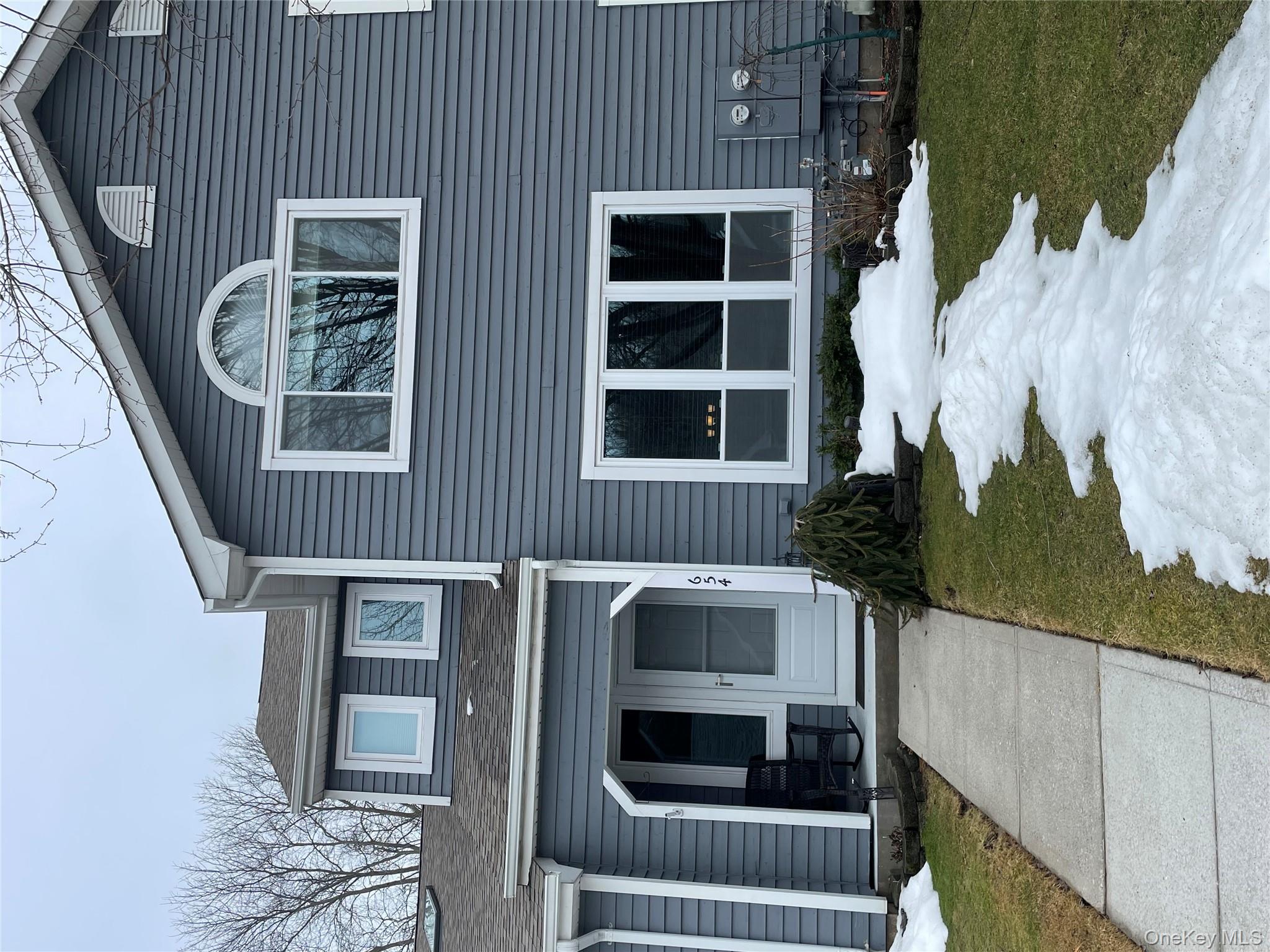 #1 photo, 654 Birchwood Park Drive, מחוז סאפוק Middle Island , NY 11953