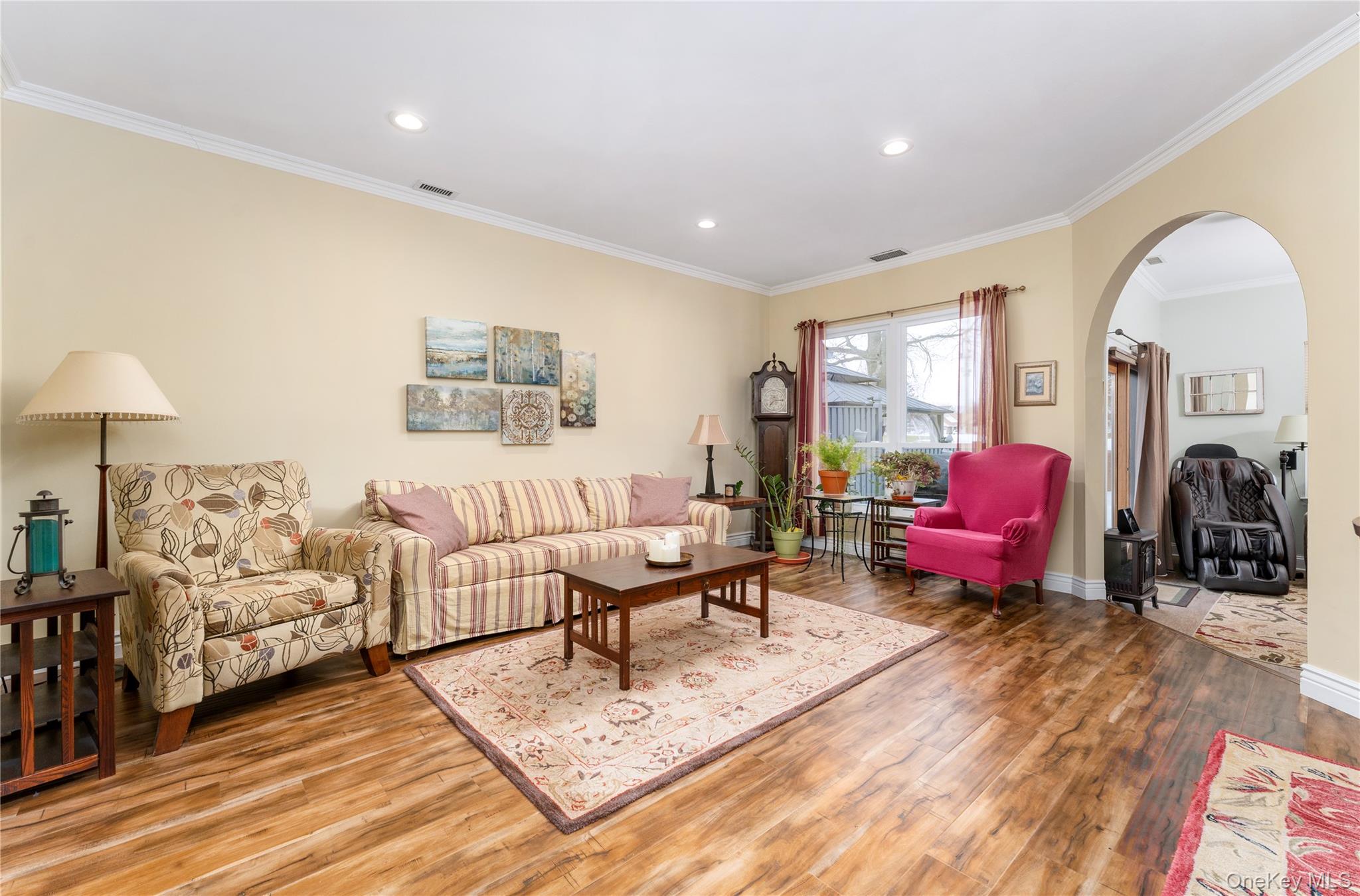 #7 photo, 654 Birchwood Park Drive, Middle Island , NY 11953