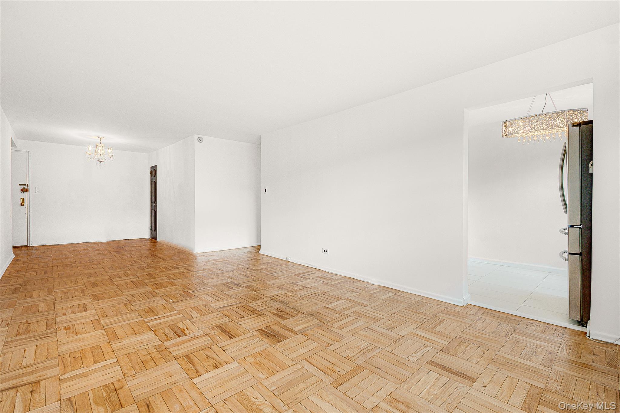 #11 photo, 94-30 60th Avenue, 뉴욕퀸즈 Elmhurst , NY 11373