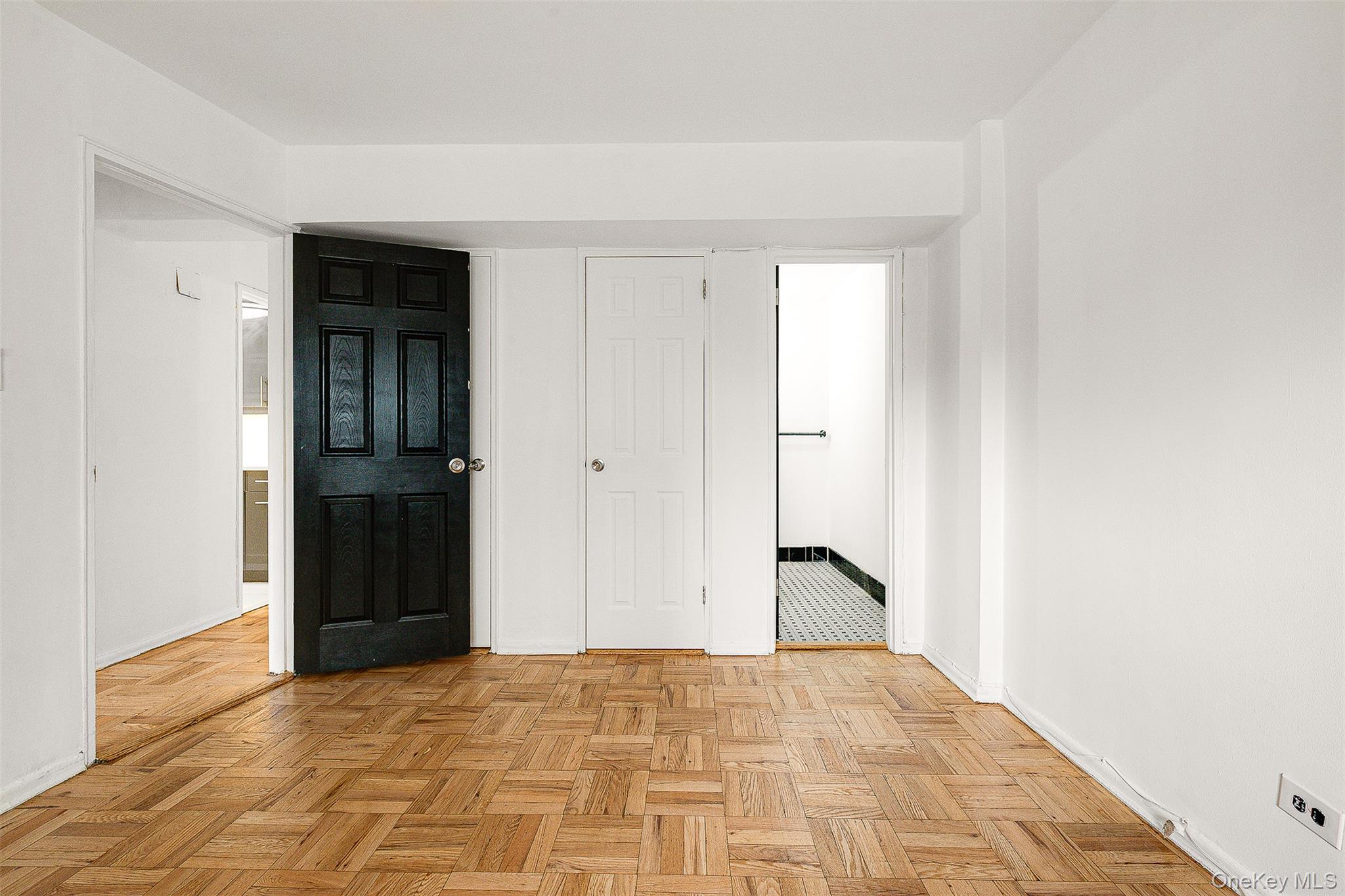 #18 photo, 94-30 60th Avenue, 뉴욕퀸즈 Elmhurst , NY 11373