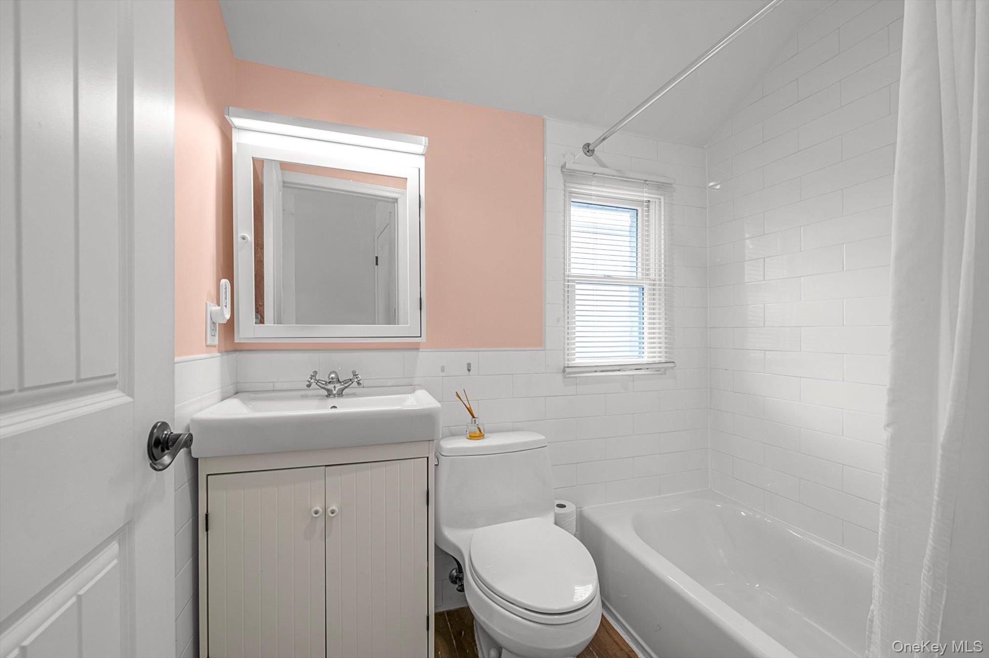 #10 photo, 39-12 215TH Place, 뉴욕퀸즈 Bayside , NY 11361