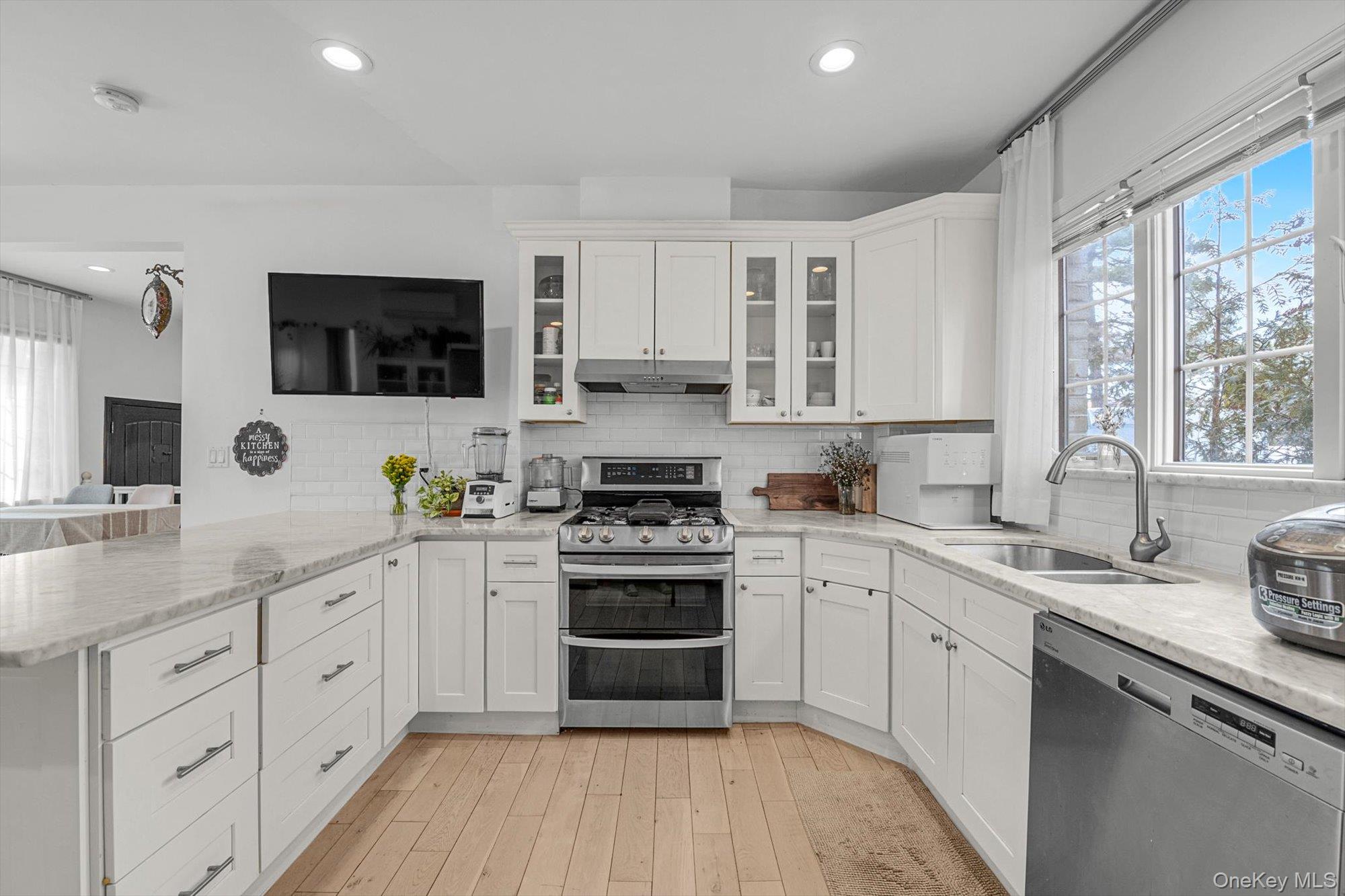 #5 photo, 39-12 215TH Place, 뉴욕퀸즈 Bayside , NY 11361