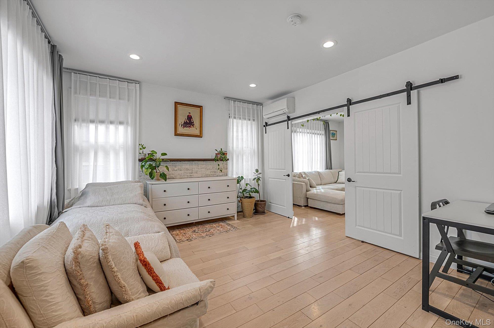 #6 photo, 39-12 215TH Place, 뉴욕퀸즈 Bayside , NY 11361