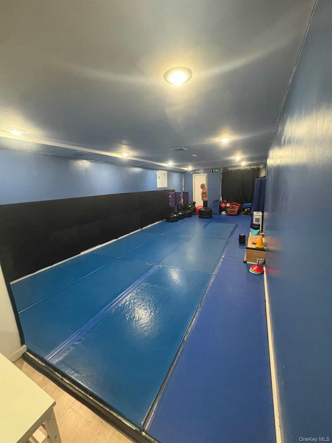 #4 photo, 80-22 Northern Boulevard, Jackson Heights , NY 11372