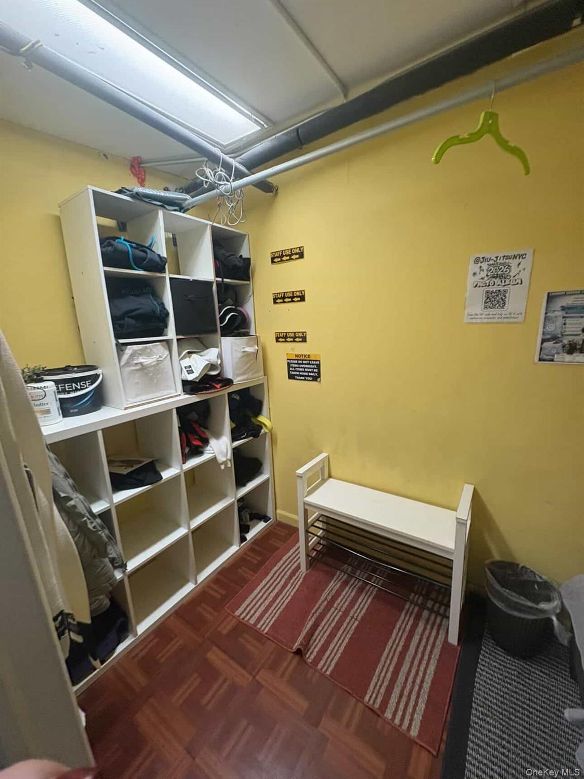 #5 photo, 80-22 Northern Boulevard, Jackson Heights , NY 11372