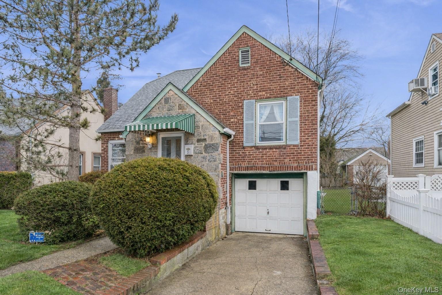 #2 photo, 9 Clinton Street, Elmont , NY 11003