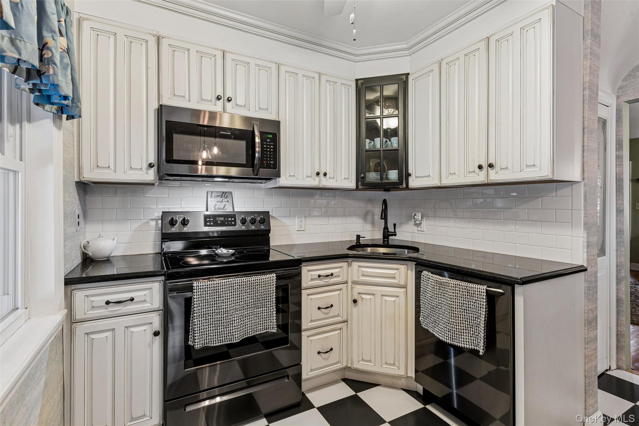 #8 photo, 9 Clinton Street, Elmont , NY 11003