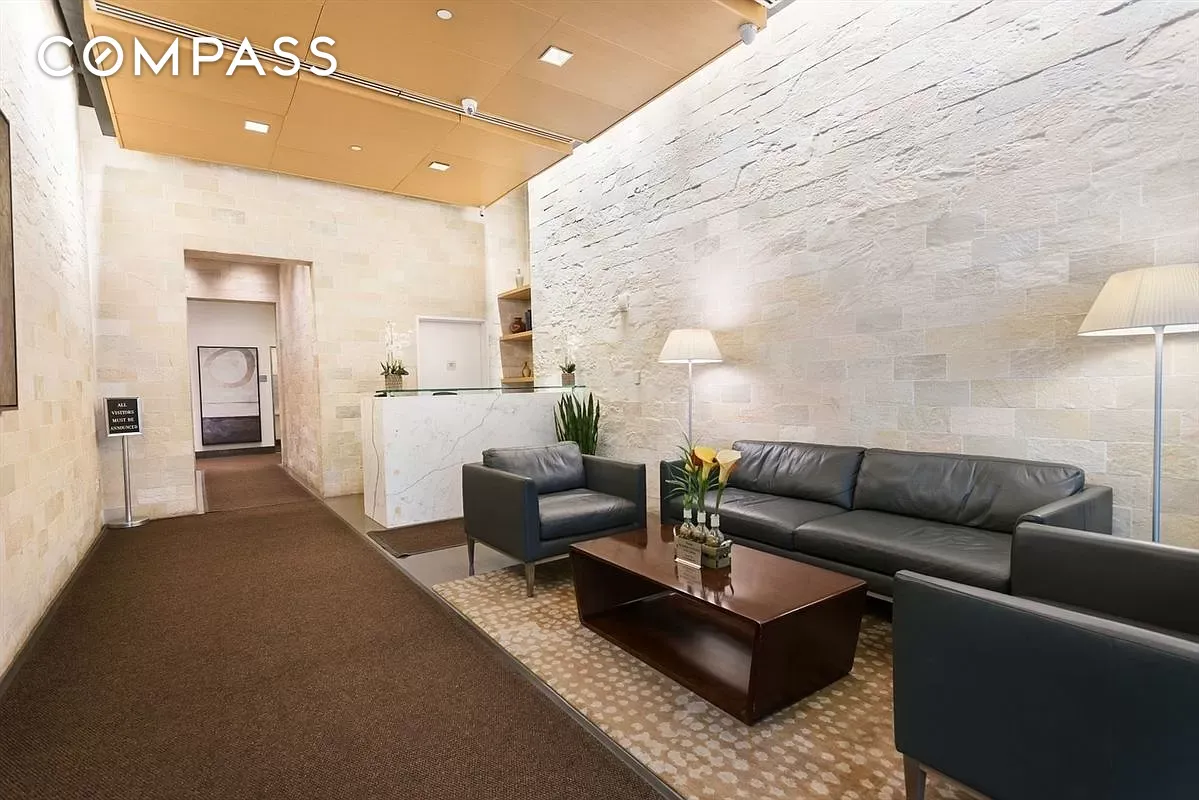 #11 photo, 100 W 39th Street, मैनहटन Midtown , NY 10018