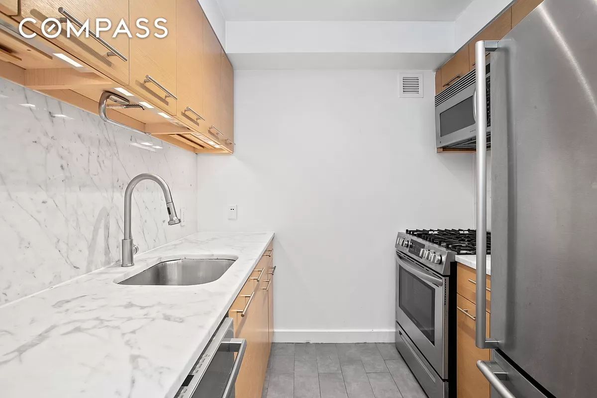 #6 photo, 100 W 39th Street, मैनहटन Midtown , NY 10018