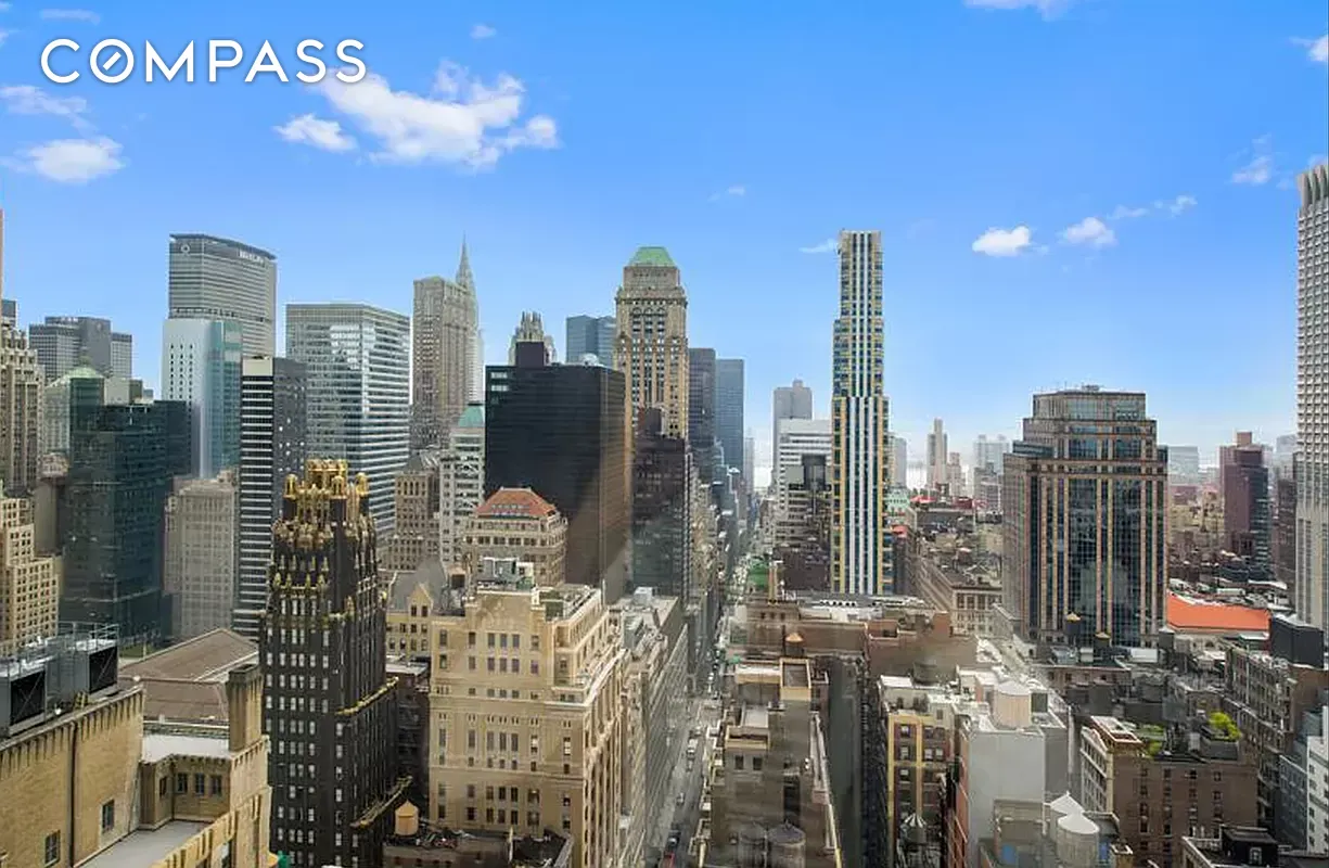 #8 photo, 100 W 39th Street, मैनहटन Midtown , NY 10018