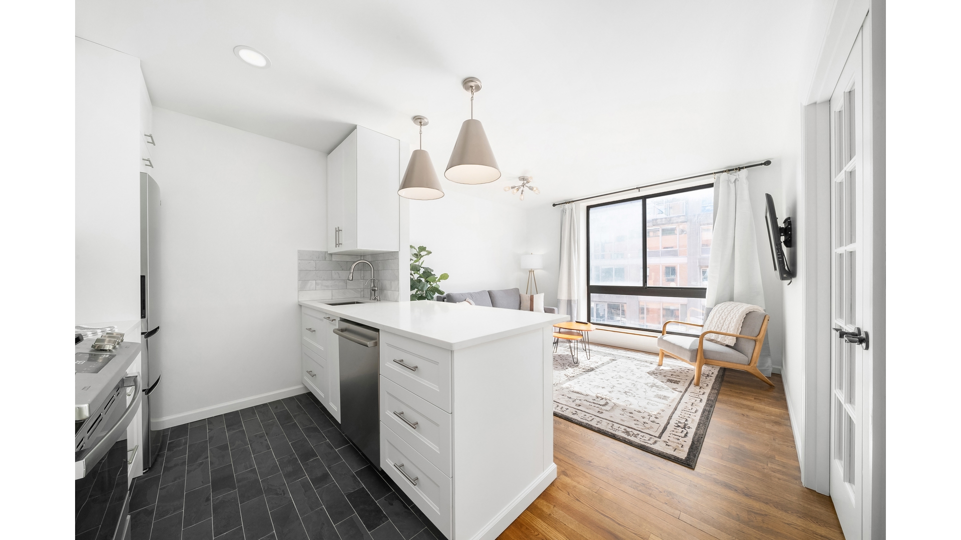 #1 photo, 445 W 19TH Street, מנהטן Chelsea , NY 10011