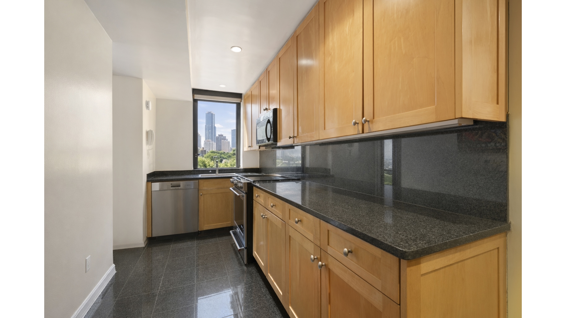 #5 photo, 100 UNITED NATIONS Plaza, Turtle Bay , NY 10017