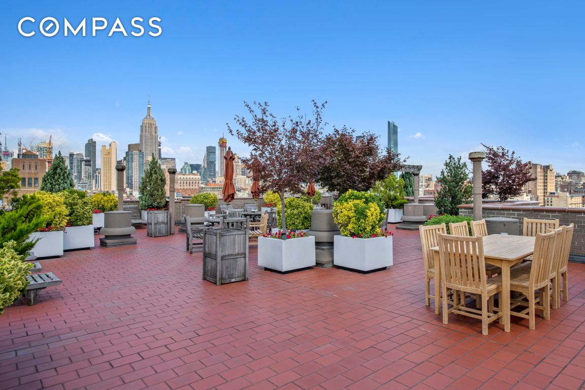 #15 photo, 77 7th Avenue, Chelsea , NY 10011