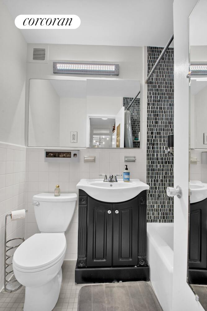 #8 photo, 205 3RD Avenue, Gramercy Park , NY 10003