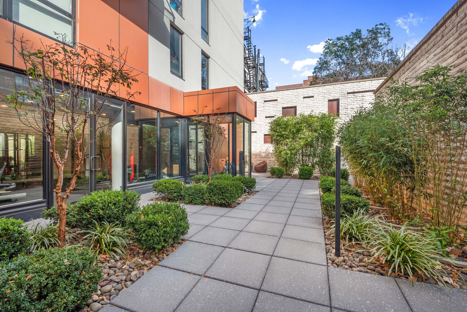 #6 photo, 215 Ave B, مانهاتن East Village , NY 10009