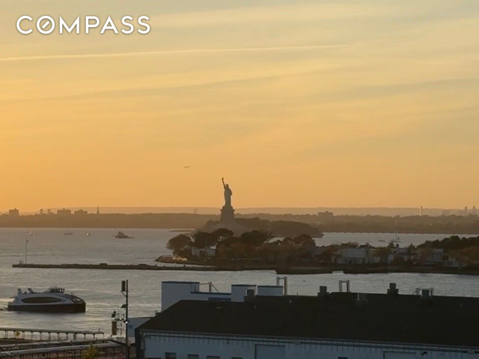 #11 photo, 160 Imlay Street, Бруклин ‖ Red Hook , NY 11231