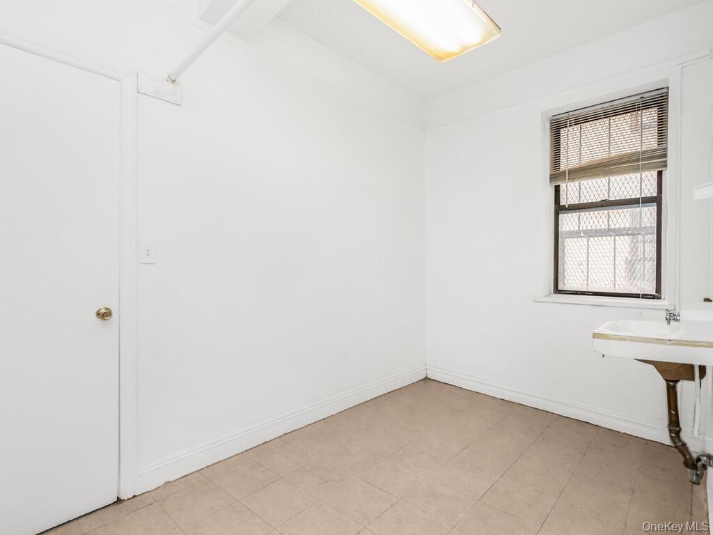 #8 photo, 860 Grand Concourse, ब्रोंक्स Bronx , NY 10451