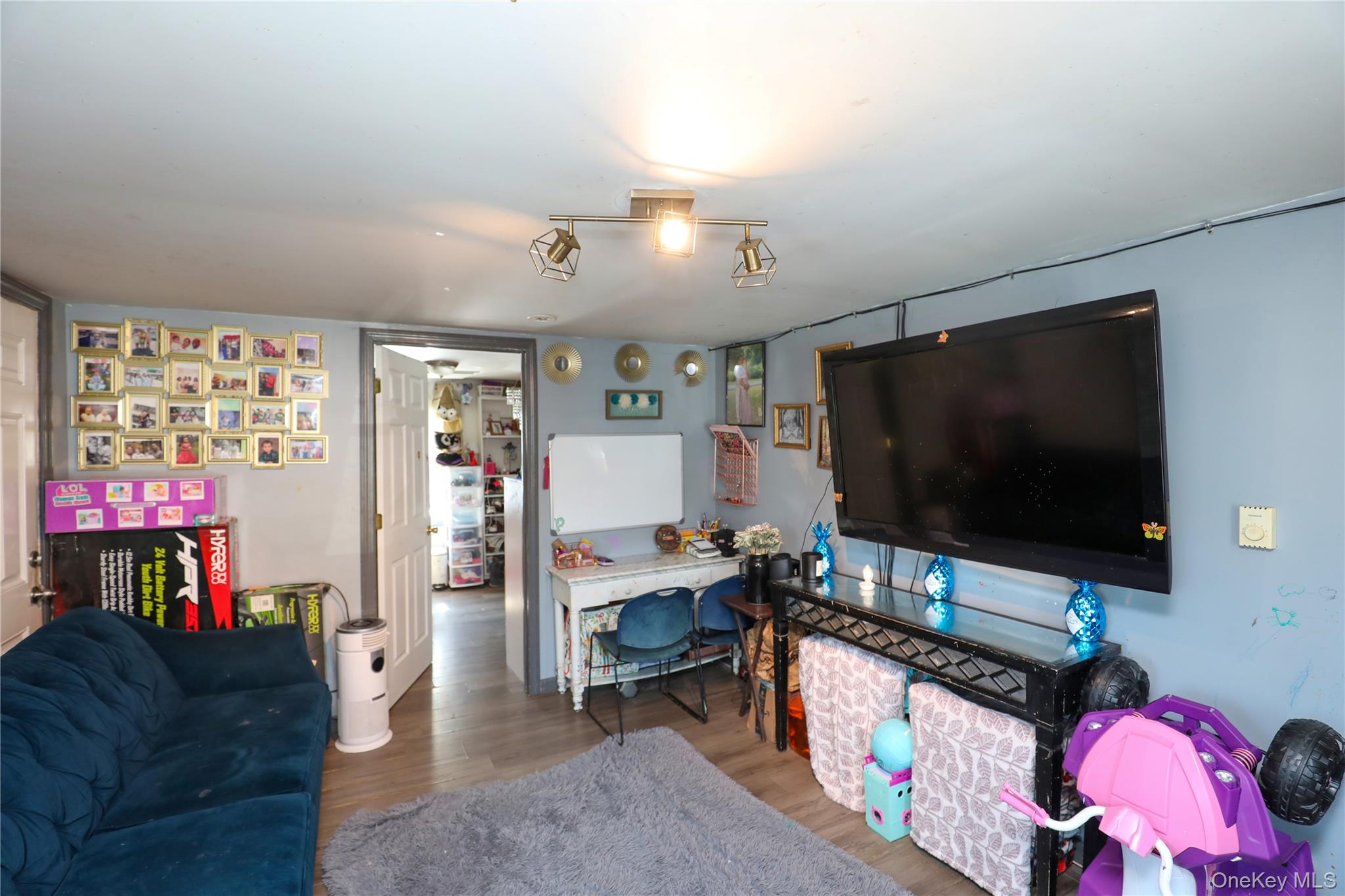 #10 photo, 654 Broadway, Esopus , NY 12429