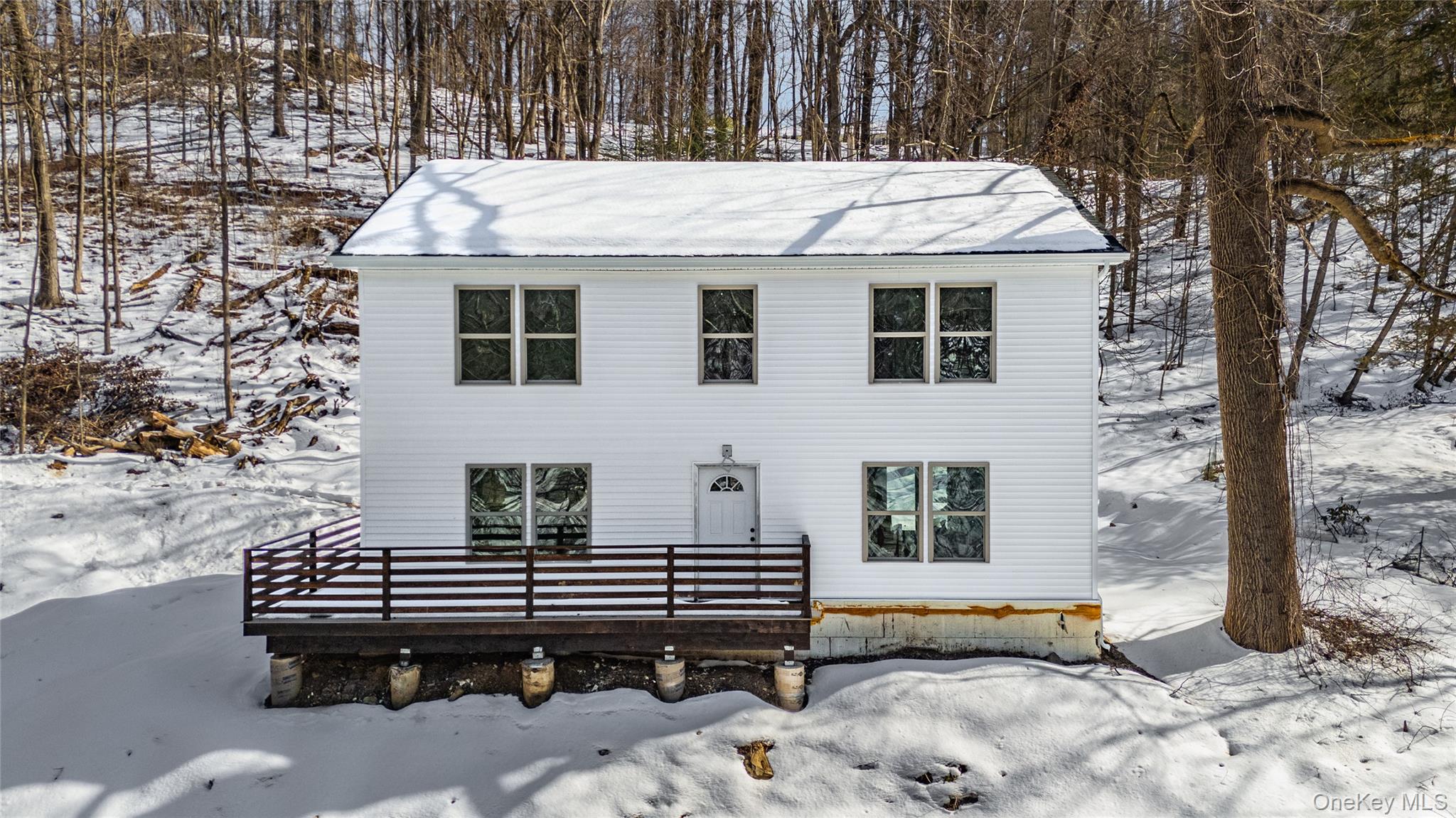 #1 photo, 525 Millbrook Drive, Esopus , NY 12429