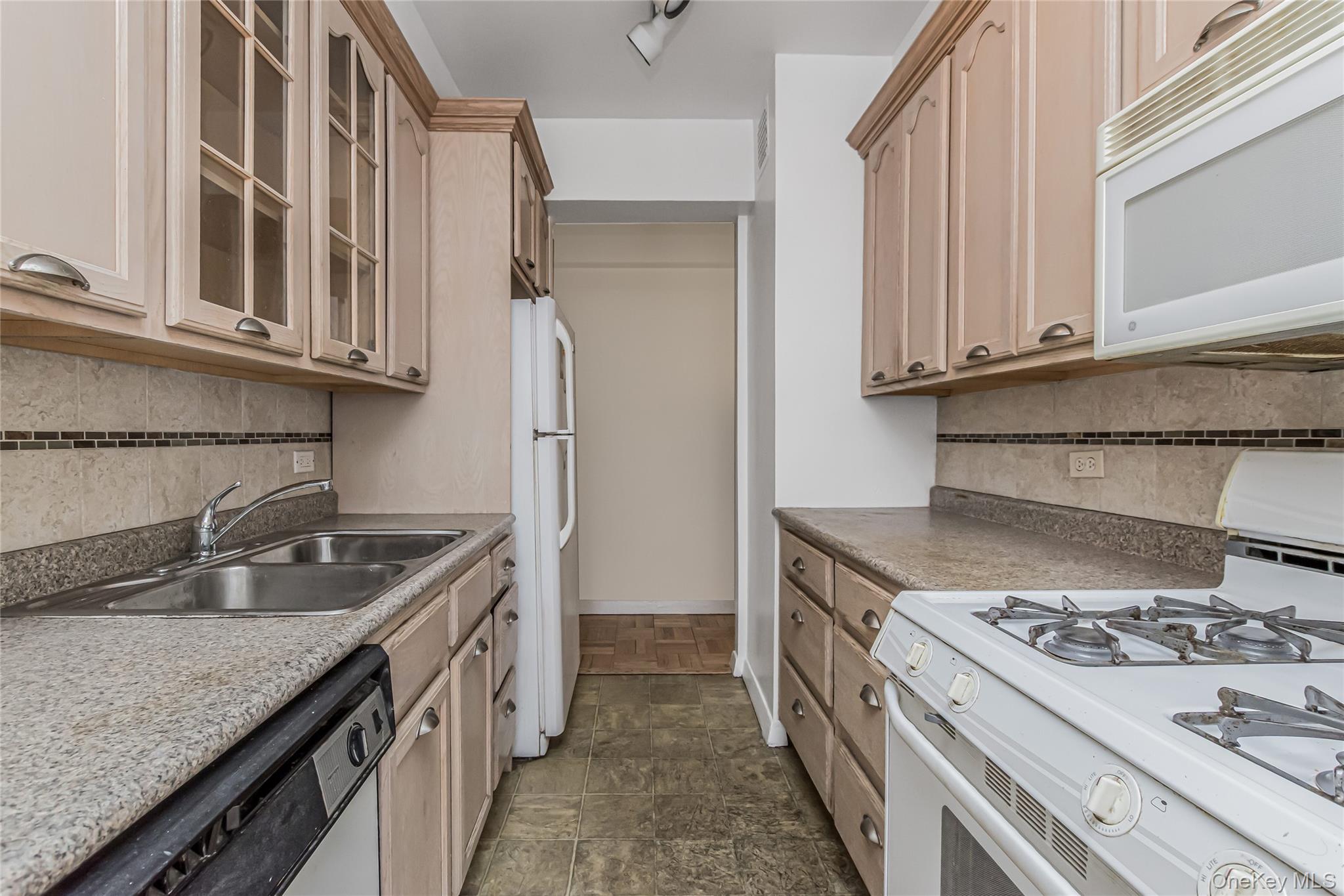 #4 photo, 3515 Henry Hudson Parkway, Bronx , NY 10463