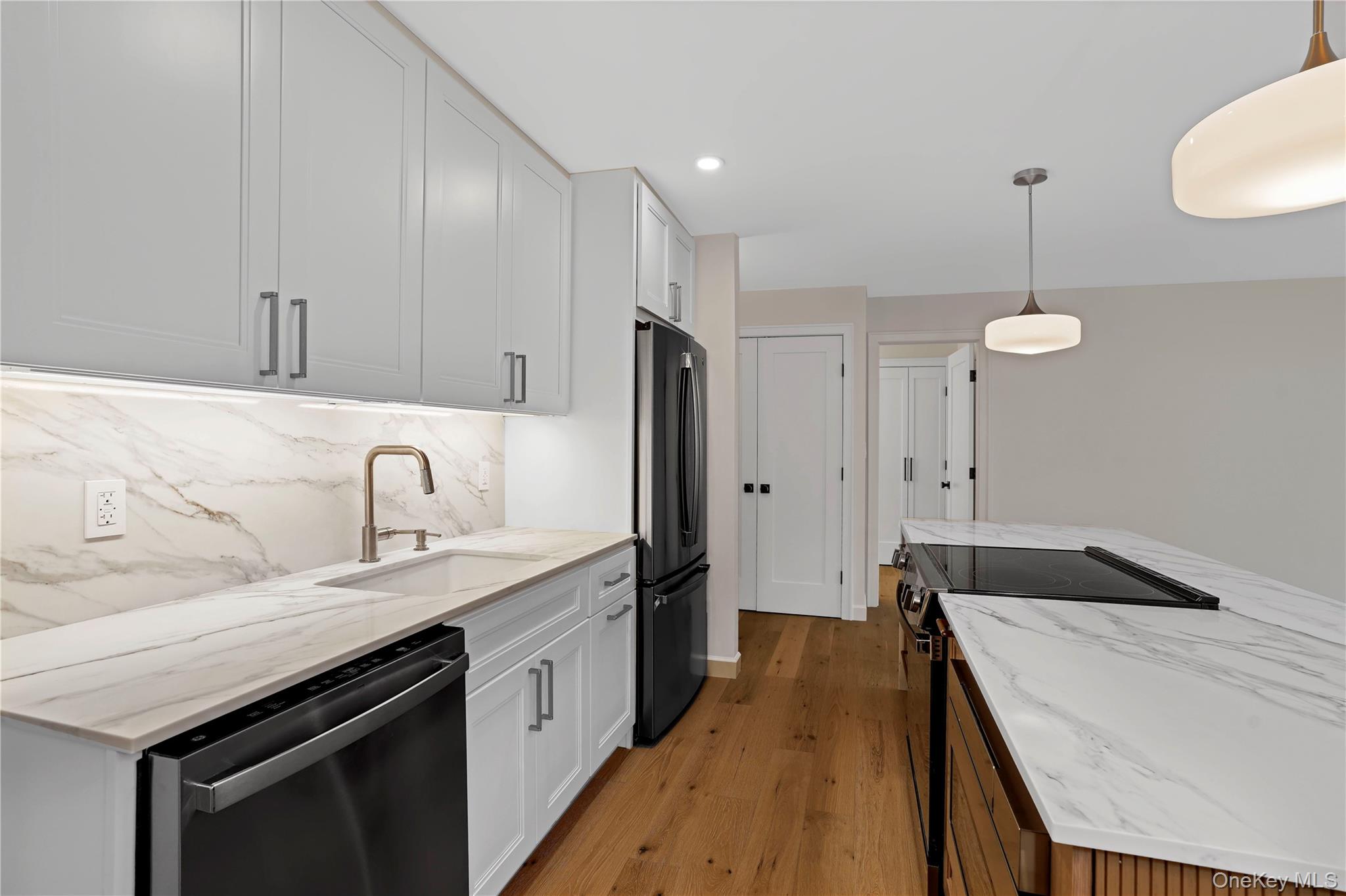 #15 photo, 400 High Point Drive, Hartsdale , NY 10530