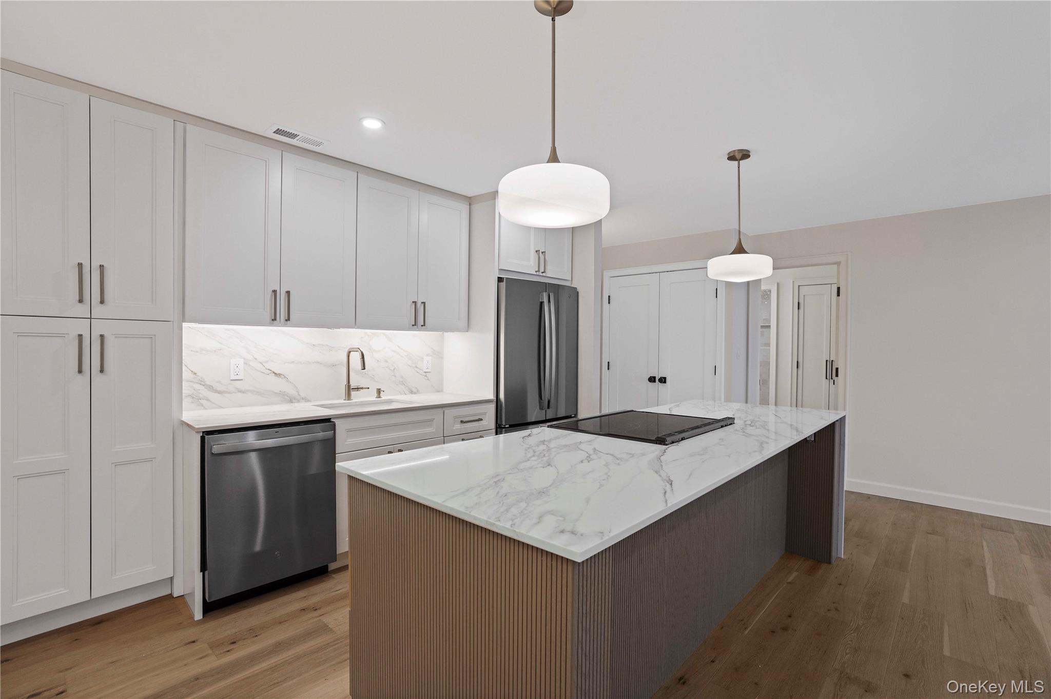 #16 photo, 400 High Point Drive, Hartsdale , NY 10530