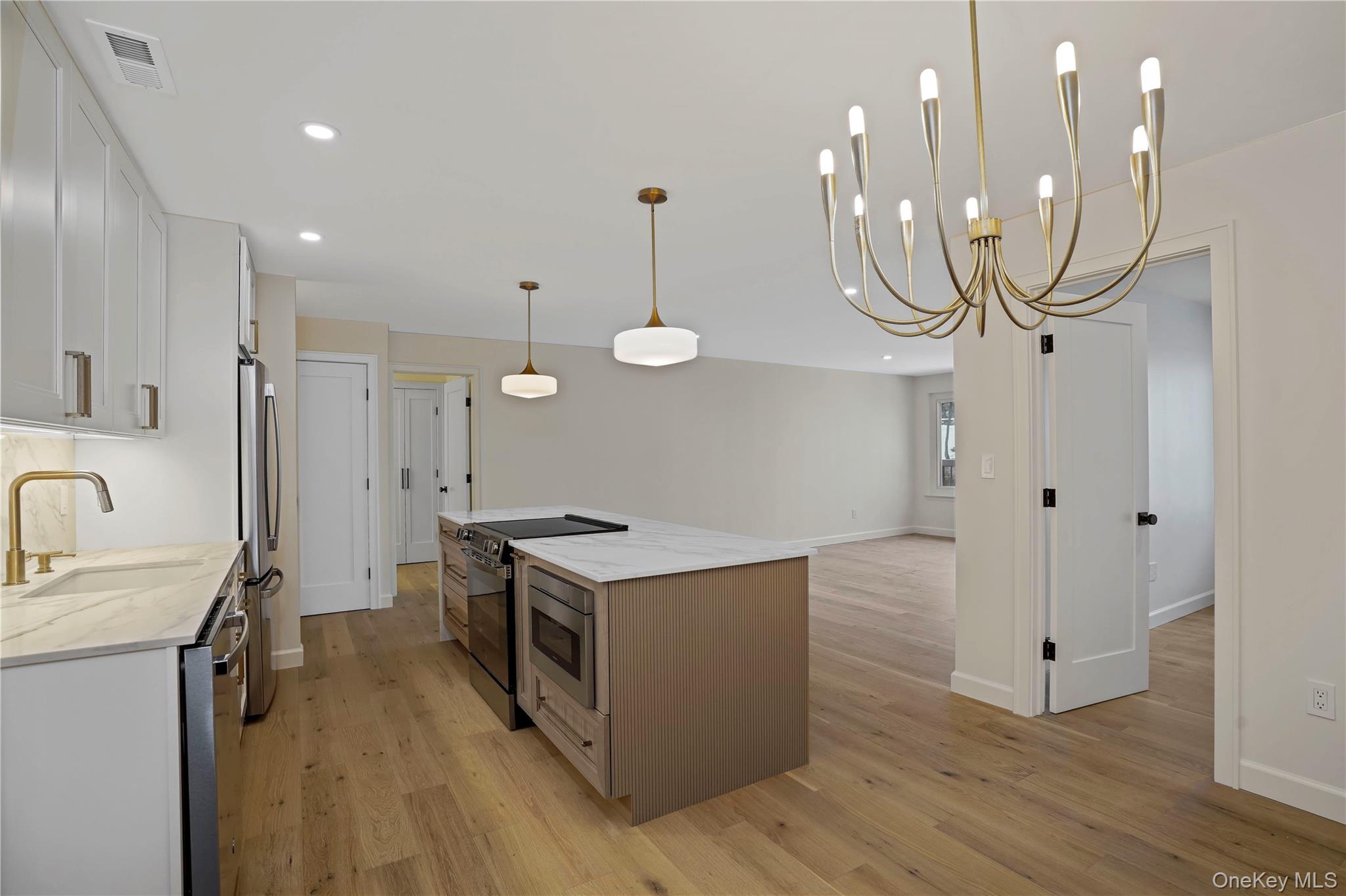 #17 photo, 400 High Point Drive, Hartsdale , NY 10530