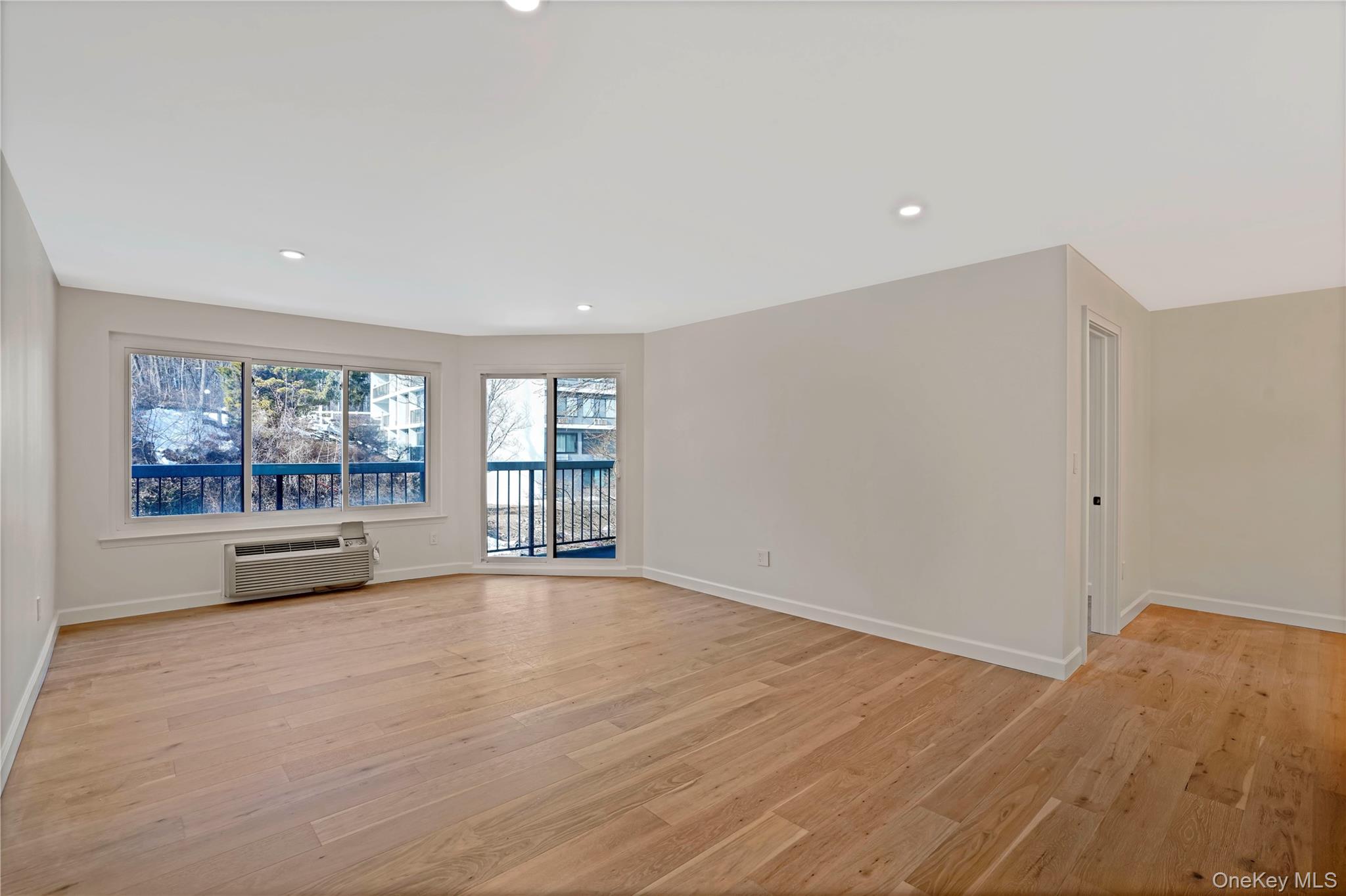 #20 photo, 400 High Point Drive, Hartsdale , NY 10530