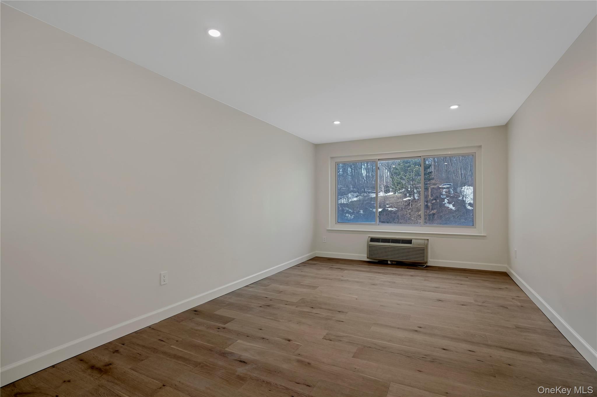 #4 photo, 400 High Point Drive, Hartsdale , NY 10530