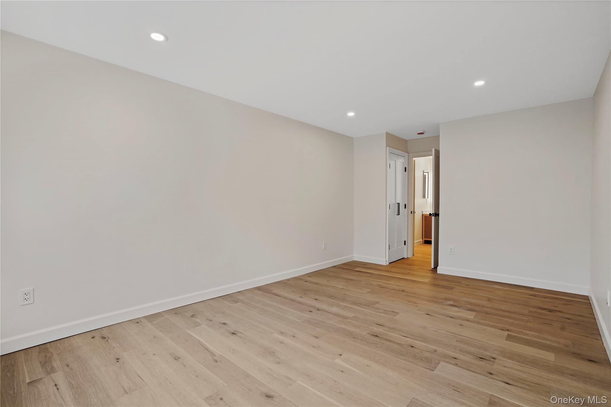 #7 photo, 400 High Point Drive, Hartsdale , NY 10530