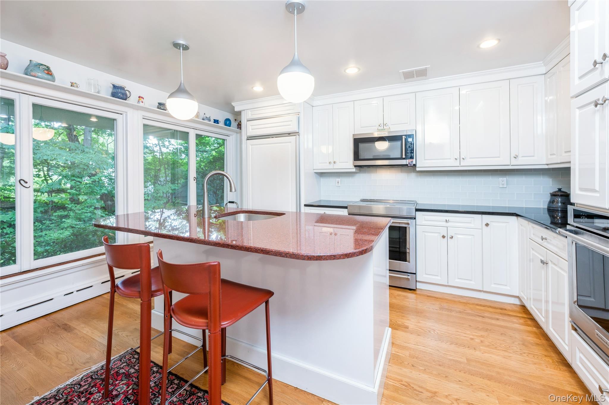 #16 photo, 160 Hampshire Road, Bronxville , NY 10708