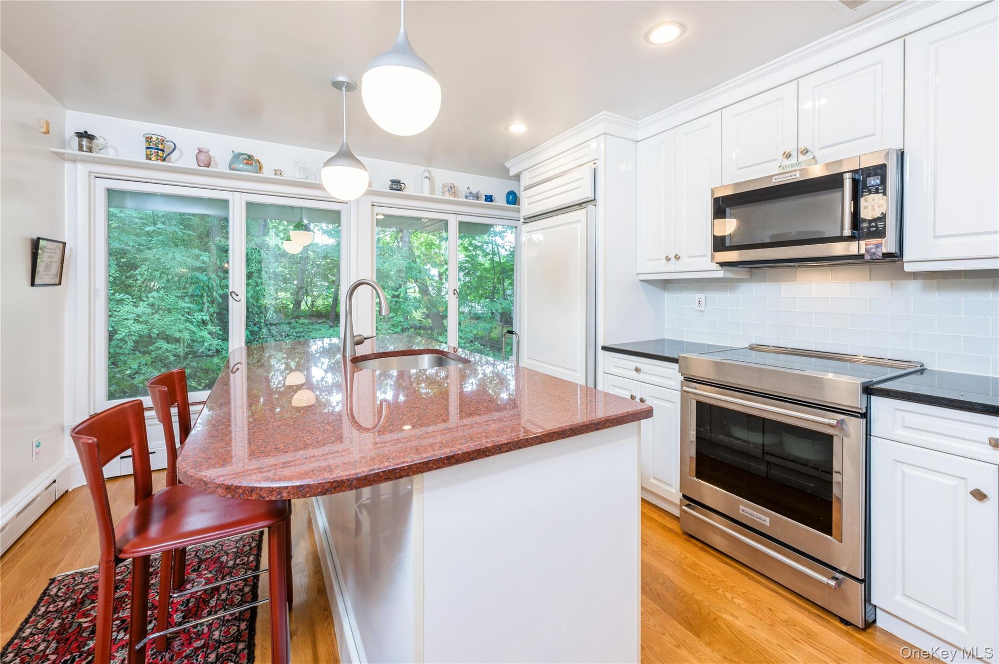 #17 photo, 160 Hampshire Road, Bronxville , NY 10708