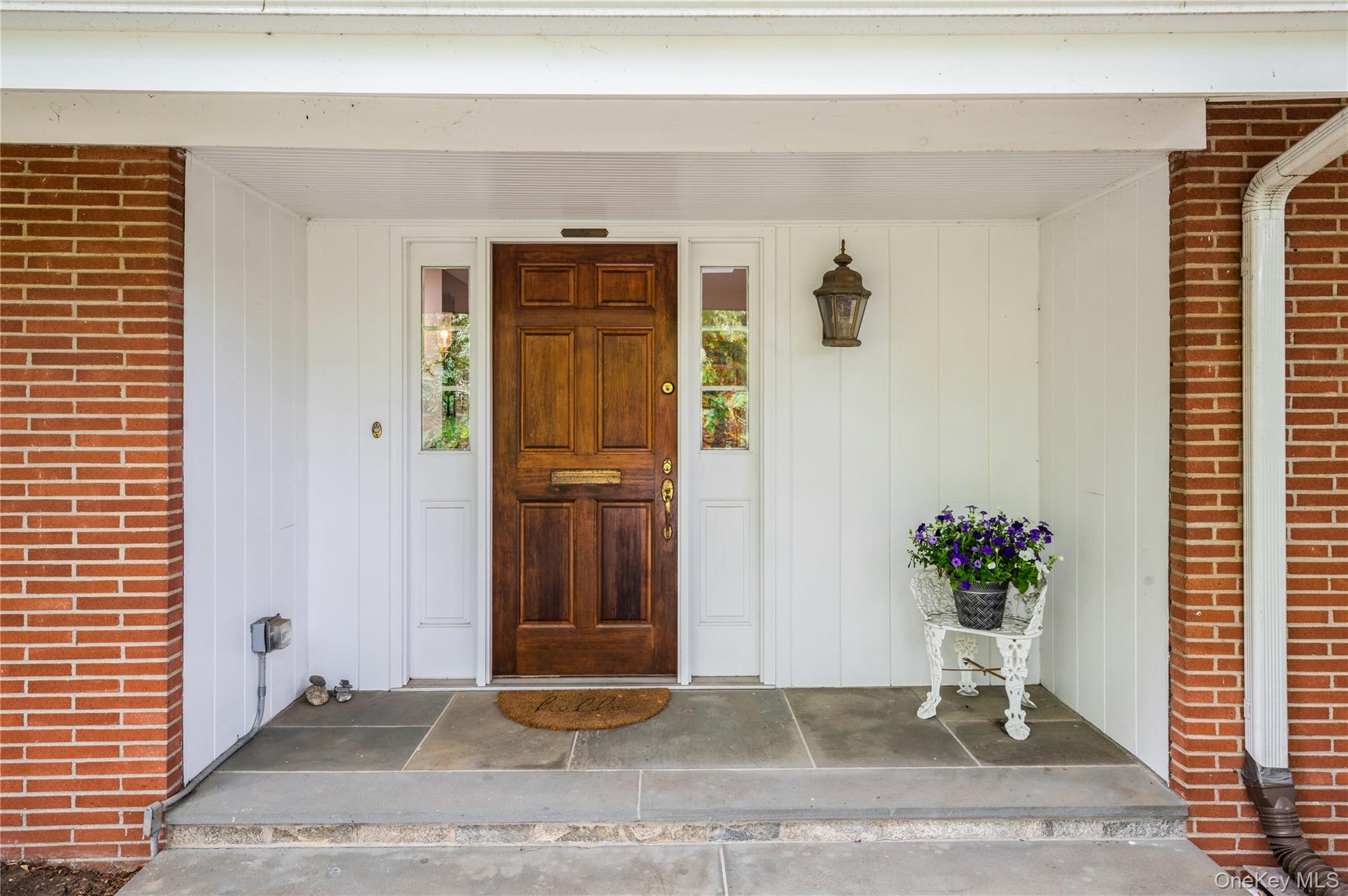 #2 photo, 160 Hampshire Road, Bronxville , NY 10708