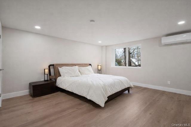 #12 photo, 5 University Place, Great Neck , NY 11020