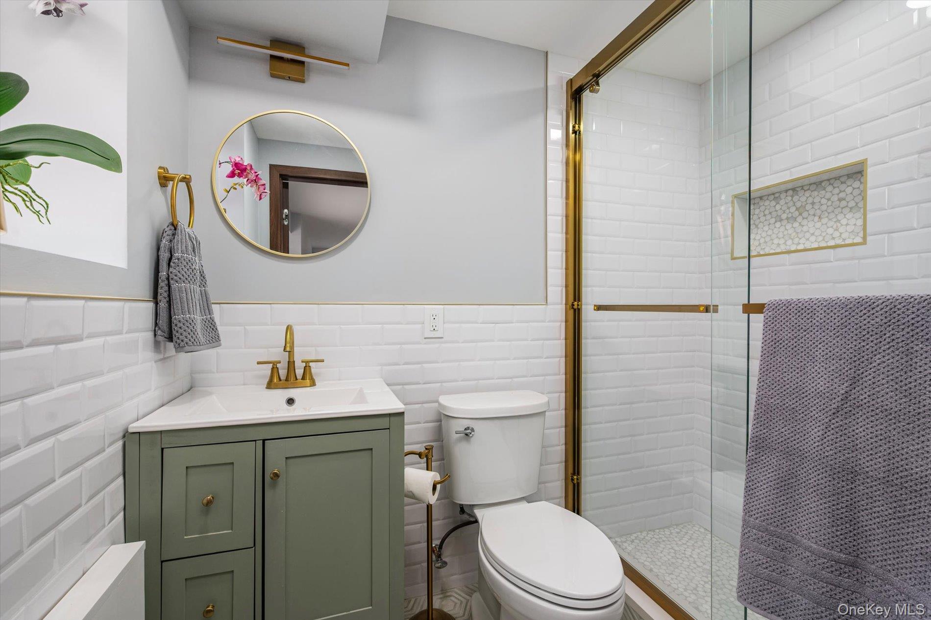 #13 photo, 5 University Place, Great Neck , NY 11020